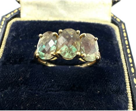 9ct Gold Diamond &amp; Faceted Green Mystic Topaz Ring weight 2.1g 