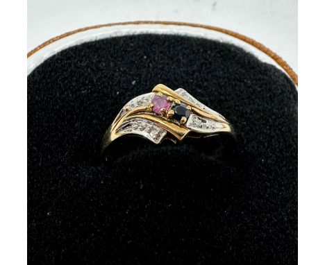 9ct gold diamond, ruby, and sapphire set dress ring (1.8g) 