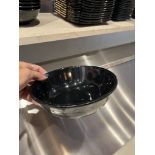 Lot de 39 bols, noirs