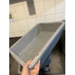 Lot de 12 RUBBERMAID bacs à lavage +