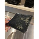 Lot de 28 assiettes, noires