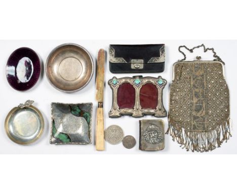 A CONTINENTAL SILVER MOUNTED FINE BLACK LEATHER PURSE, 11CM W, IMPORT MARKED, BIRMINGHAM 1901, A SILVER AND PURPLE GUILLOCHE 
