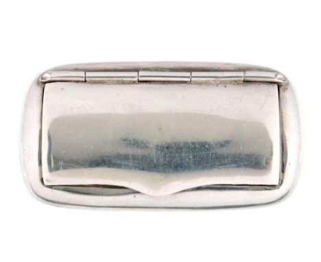 AN ELIZABETH II SILVER SNUFF BOX, THE UNDERSIDE ENGRAVED WITH A PRESENTATION INSCRIPTION, 6.5CM, LONDON 1996, 1OZ 4DWTS