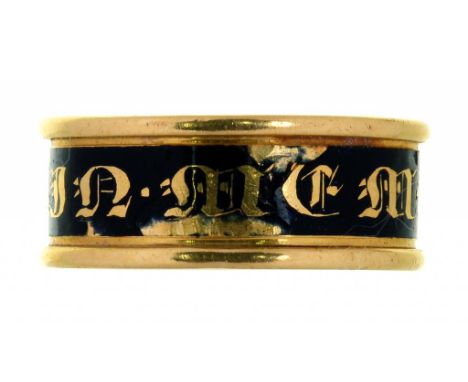 A GEORGE III GOLD AND ENAMEL MOURNING RING, INSCRIBED 'IN MEMORY OF', ENGRAVED MARY WILLIAMS OBT 14 MARCH 1819 AET 26 J...N, 
