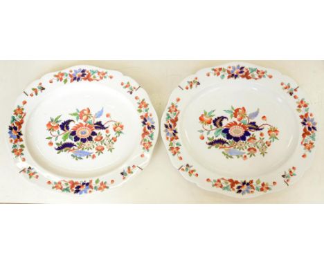 A PAIR OF CHAMBERLAIN'S WORCESTER SHAPED OVAL JAPAN PATTERN DISHES, 42CM W, PATTERN 1001, C1820