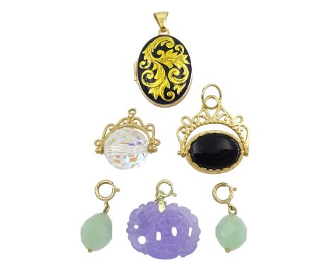 Gold carnelian and onyx swivel pendant, gold crystal swivel pendant, two hardstone charms with gold clasps, gold locket with 
