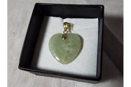 A Lady S Heart Shaped Jade Pendant With 14 Carat Gold Mount - Heart Shaped Jade Pendant A Lady S Heart Shaped Jade Pendant With 14 Carat Gold Mount - Heart Shaped Jade Pendant