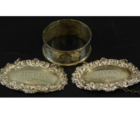 Various small silver, to include two decanter labels for Whisky and Sherry and a napkin ring (3)