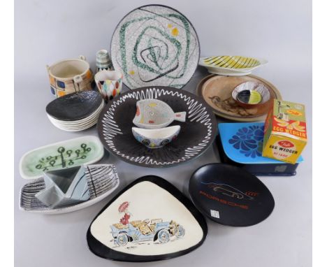 Various items of retro or vintage ceramics, to include a set of Midwinter small oval dishes, Italian pieces, German etc.