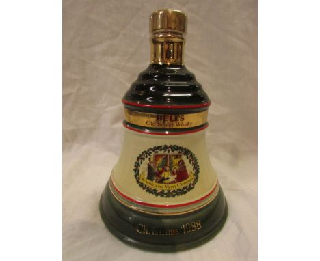 Wade ceramic bottle of Bell's Old Scotch Whisky Christmas 1988 (43%, 75cl, height 20cm)