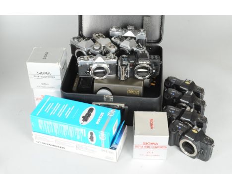 Cameras and Camera Related Items, including a Gepe Biwemat AF slide projector, VG, in a Zeiss Ikon case, three Sigma wide-con