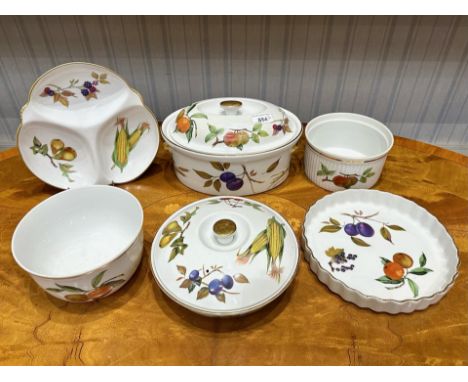 Royal Worcester 'Evesham' Fruit Pattern, comprising a lidded tureen, a lidded serving dish, a flan dish, two serving bowls an
