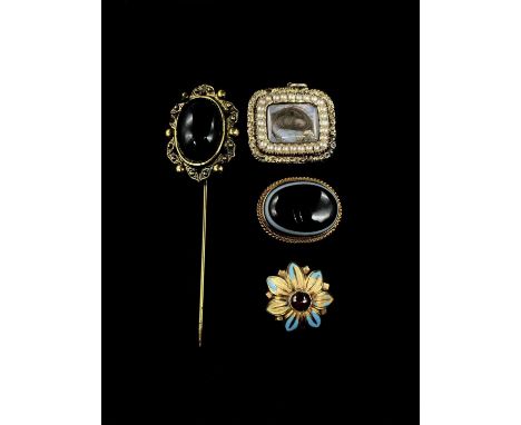 A Victorian yellow metal seed pearl and plaited hair mourning brooch/pendant of rounded rectangular form, width 26mm, a yello