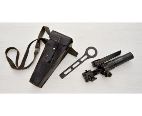 Neuwertig erhaltenes Gewehr Granat Gerät der deutschen Streitkräfte zum 98 k , komplett mit Visier, Schlüssel und Tasche. Spä