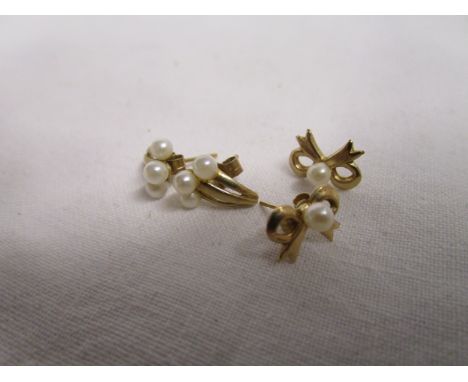 2 pairs of gold and pearl stud earrings