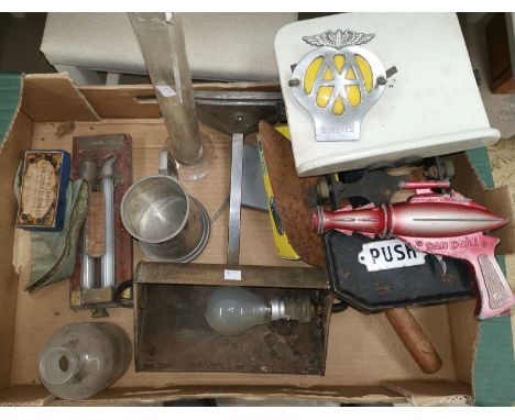 Shop scales, desk lamp etc 