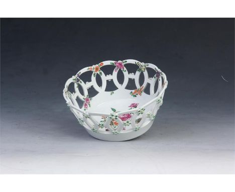 An attractive First Period Worcester Polychrome lattice work BOWL&nbsp;with decorative flower spray centre and sprig work bor