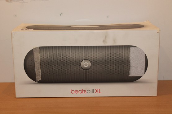 beats pill silver