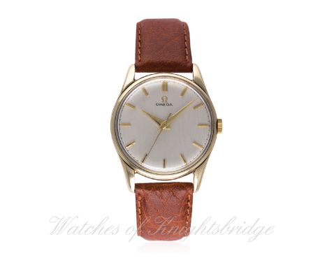 A GENTLEMAN`S 9CT SOLID GOLD OMEGA WRIST WATCH CIRCA 1960 D: Silver dial with gilt batons & dauphine hands. M: 17 jewel manua