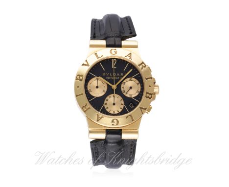 A GENTLEMAN'S 18K SOLID GOLD BULGARI DIAGONO AUTOMATIC CHRONOGRAPH WRIST WATCH CIRCA 2005, REF. CH 35 G D: Black dial with gi