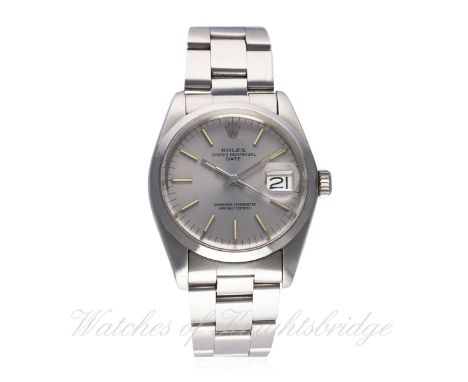 A GENTLEMAN'S STAINLESS STEEL ROLEX OYSTER PERPETUAL DATE BRACELET WATCH CIRCA 1973, REF. 1500 D: Light grey dial with silver