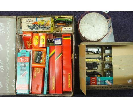 Hornby , Dublo and others, a collection of OO/HO scale locomotives and rolling stock:, including a Dublo EDl1 locomotive 'Sir
