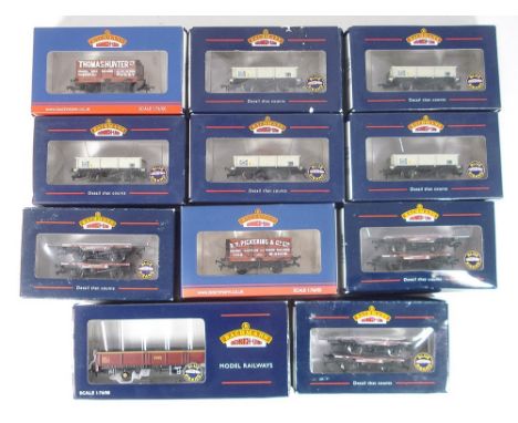 Bachmann Branch-Line OO/HO scale  a group of eleven pieces of boxed rolling stock:, including 38057 31 tonne OCA dropside ope