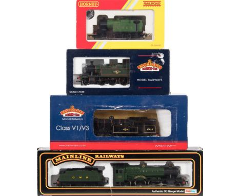 Bachmann, Mainline and others,  OO/HO gauge: includes a 4-6-0 locomotive no 7808 'Cookham Manor' with six wheel tender in GWR