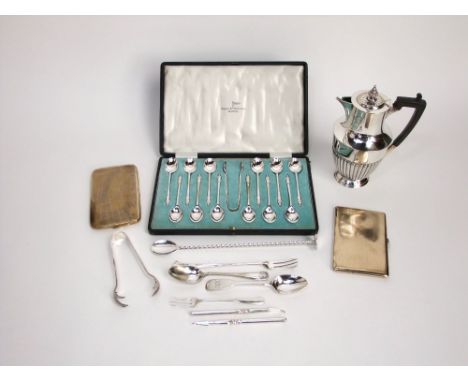 A Walker & Hall of Sheffield cased suite of twelve Apostle spoons and sugar nips, Sheffield 1929, 6oz approx; together with a