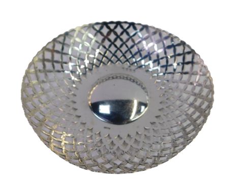 A George V silver basket, of circular pierced basket weave form, AEJ Zimmerman Ltd., Birmingham 1921, 7.46oz, 17cm diameter. 