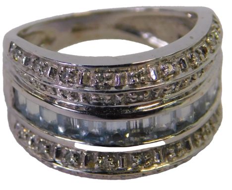 A 9ct white gold dress ring, size K, 5g. 