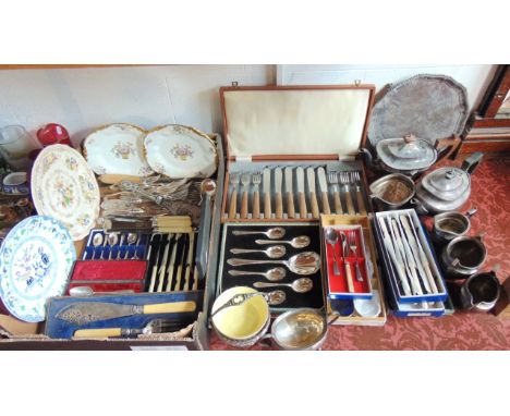 A box of silver plated and other cutlery to include a single preserve spoon, soup spoons, fish cutlery and various knives, to