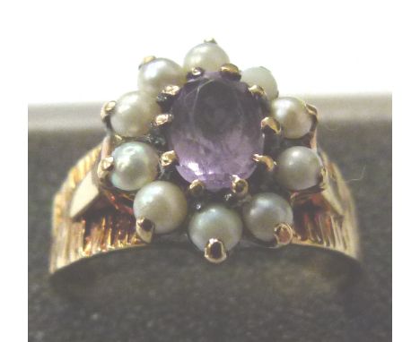18 ct gold amethyst and seed pearl ring, size M. 4.5g