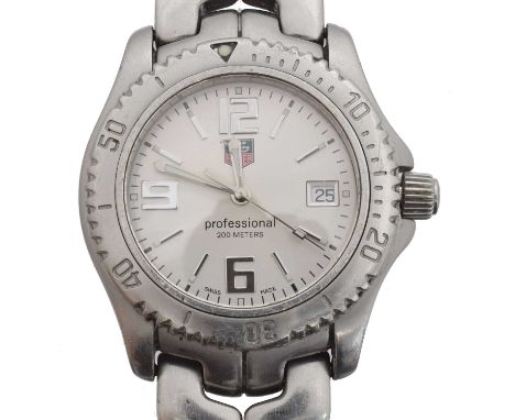 A stainless steel Tag Heuer Professional 200m quartz wristwatch, ref. WT1212. The signed silvered dial with baton and arabic 