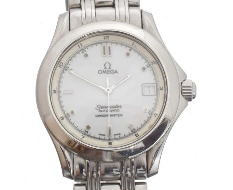 A stainless steel Omega Seamaster automatic chronometer wristwatch, ref. 2501.20.00.  The signed white dial with baton and do