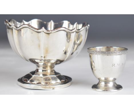 George V hallmarked silver pedestal bowl, Birmingham 1908, maker&nbsp;A &amp; J Zimmerman Ltd, together with a Mappin &amp; W