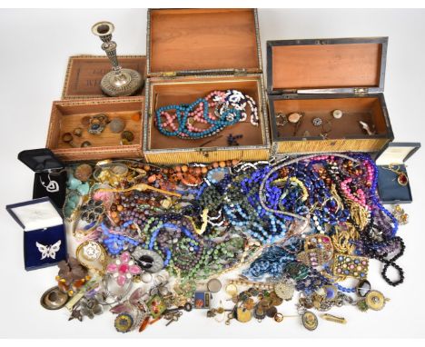 A collection of jewellery including amethyst necklace, brooches including&nbsp;filigree, vintage, Sphinx, Miracle and silver 