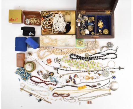 A collection of costume jewellery including beads, mother of pearl earrings, vintage brooches, fresh water pearls, diamant&ea