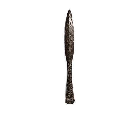 15th-16th century A.D. Comprising: a hexagonal-section tapering socket, lentoid-section neck and leaf-shaped blade; inlaid si