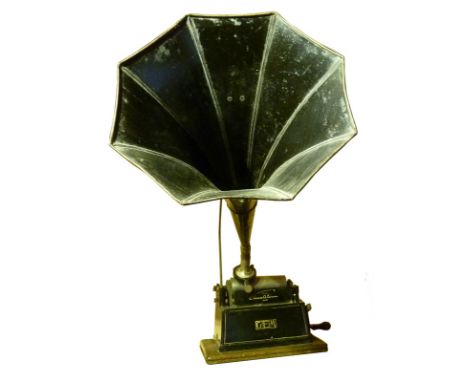 An Edison Gem phonograph, Model B No. G148070, with Walshaw's Patent 4-minute attachment and  turn-over stylus on C reproduce