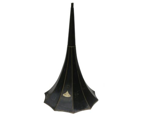 A phonograph  horn, Edison 'Standard', with original black paint and transfer -- 30 in long (good condition, light scratches 
