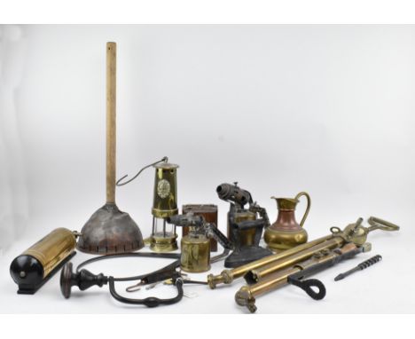 A large collection of garden tools. The lot to include a&nbsp;"Florist Friend" spraying syringer, an Abol Syringe No. 4 spray