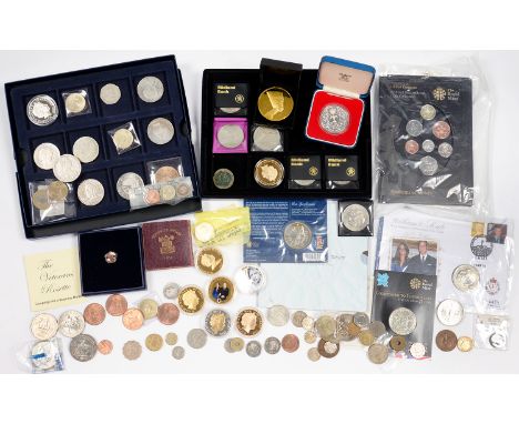 MISCELLANEOUS UNITED KINGDOM AND FOREIGN COINS, TO INCLUDE SILVER JUBILEE PROOF SILVER CROWN 1977, BOXED 