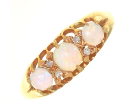 AN EDWARDIAN OPAL AND DIAMOND RING, IN 18CT GOLD, CHESTER 1904, 2.3G, SIZE P 