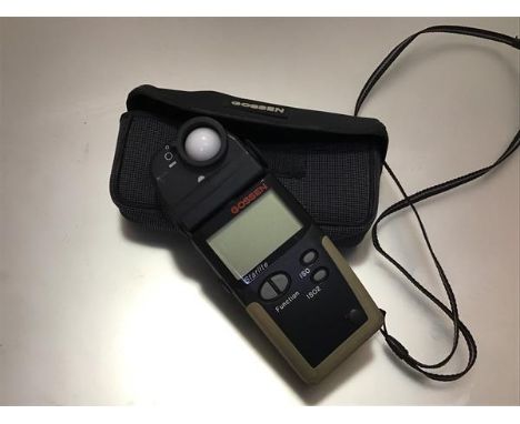A Gossen Starlite light meter, cased