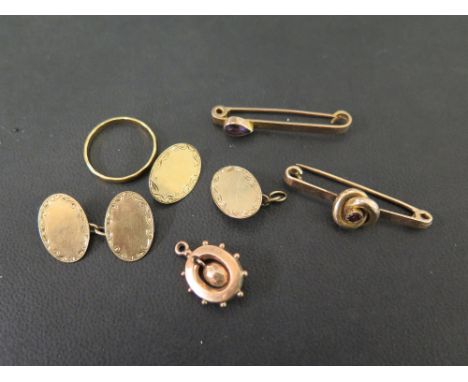 An assortment of items - To include a 22ct gold band ring - Hallmarked Birmingham - Ring size P 1/2 - Weight approx 1.7gms - 