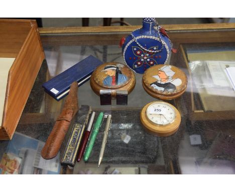 A mixed group of collectable items Including Parker, Sheaffer fountain pens, Rolls Razor imperial blades, treen trinket boxes