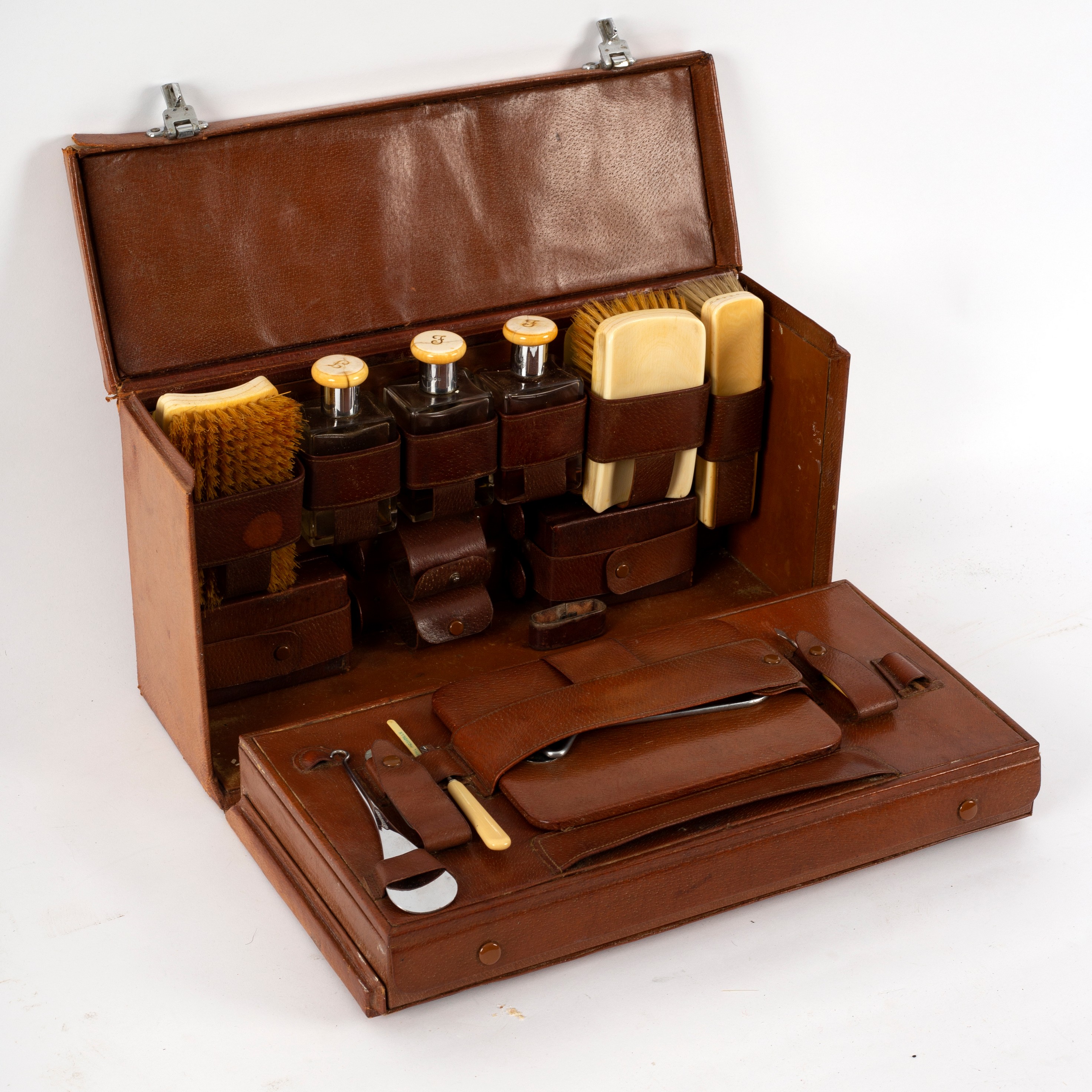 A gentleman's fitted leather dressing case, Hunter & Ball Piccadilly