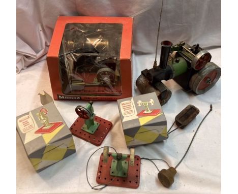 Mamod: A boxed Mamod SE1A steam engine, together with an unboxed Mamod steam roller in well used condition, along with Power 