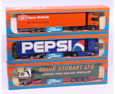 Tekno: A boxed Tekno diecast, TNT Express Worldwide lorry, 1:50 Scale, Made in Holland. Together with another boxed Tekno die